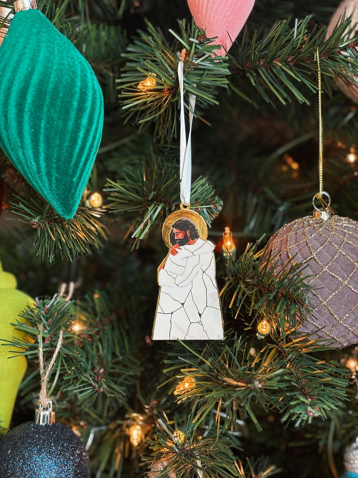 'He Binds Up The Broken Hearted' Gold Enamel Ornament