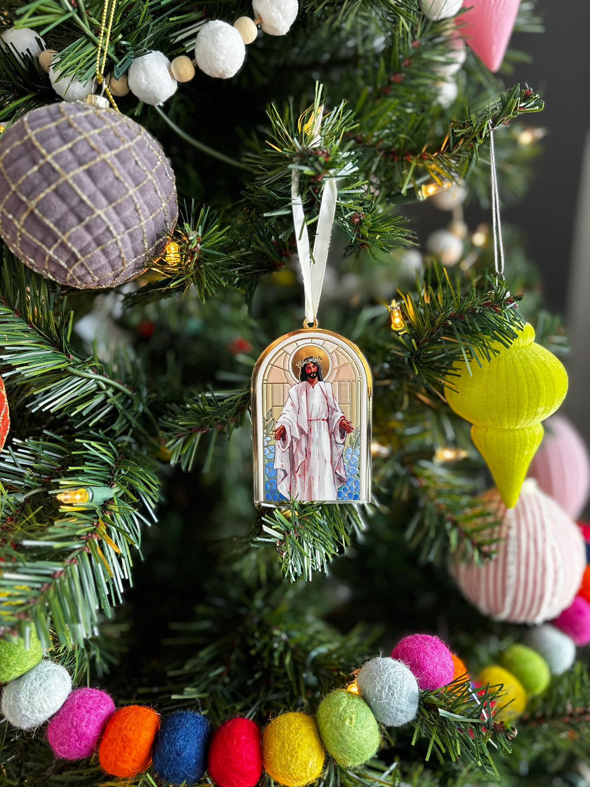 'Beautiful Savior' Gold Enamel Ornament