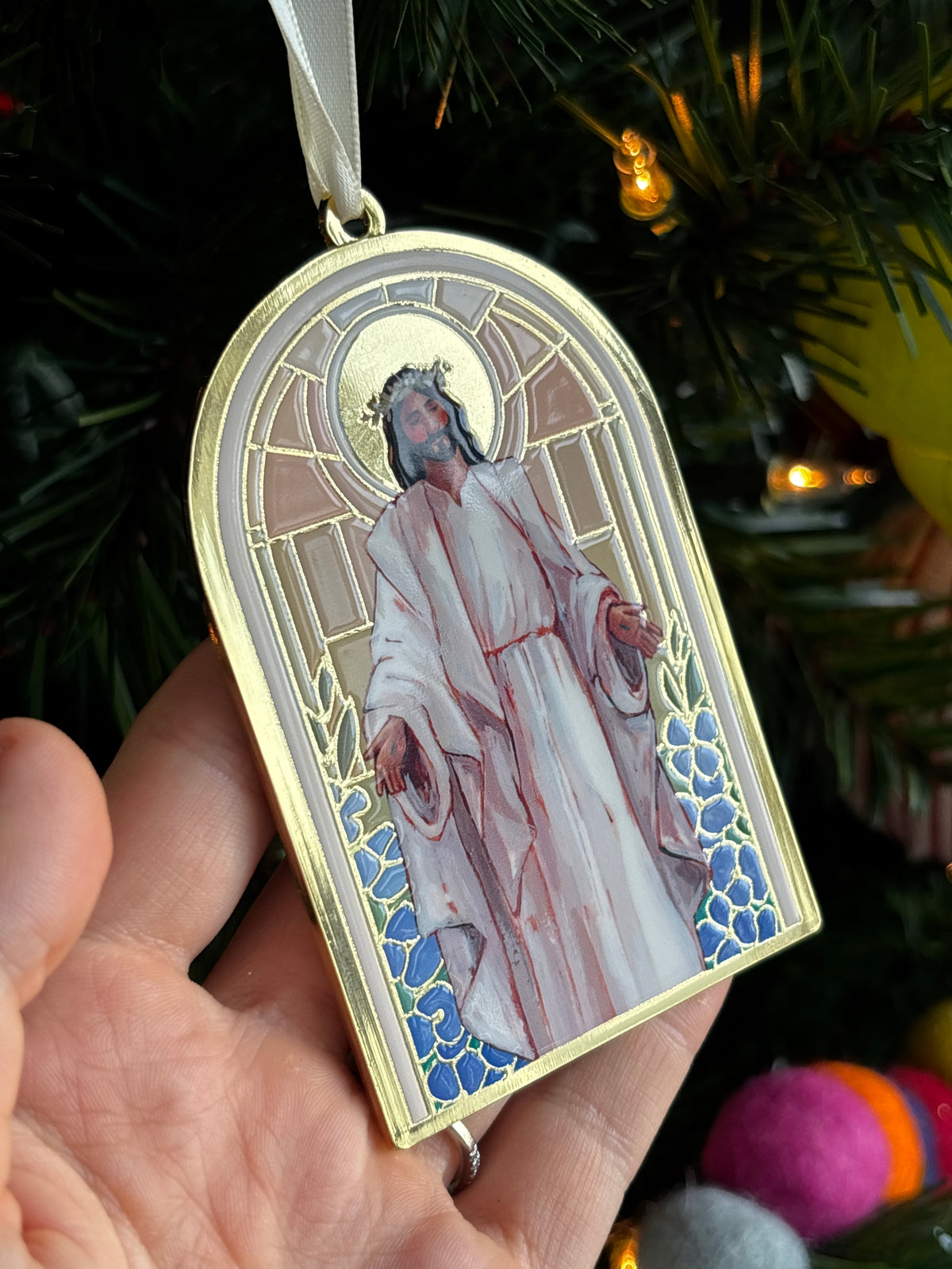 'Beautiful Savior' Gold Enamel Ornament